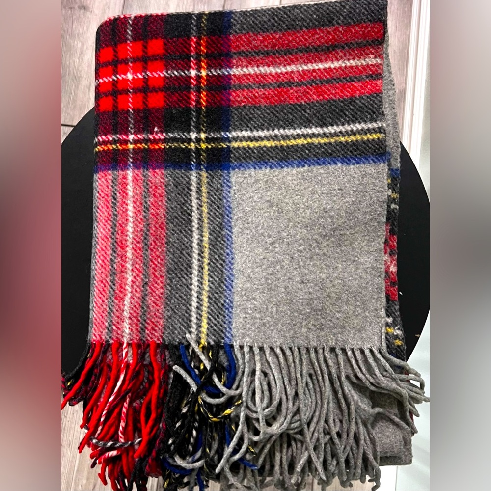Vintage Reine Woole Genuine Wool Tartan Plaid Blanket Fringe Cozy Winter Decor - Picture 6 of 11